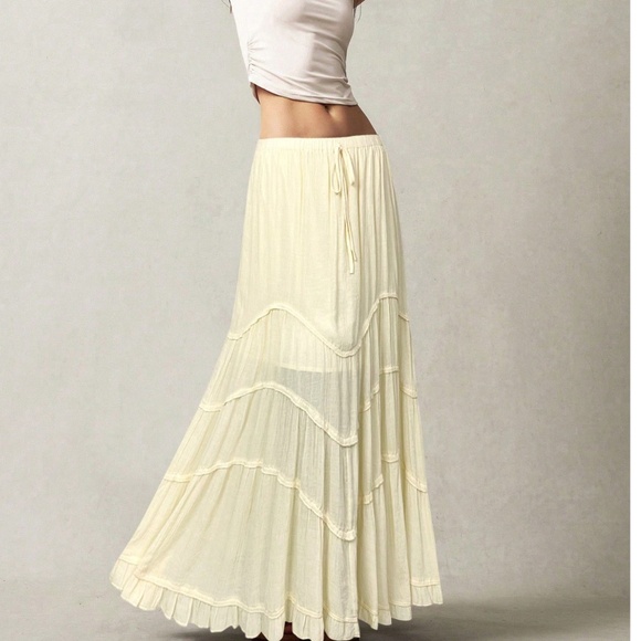 Plus Solid Stretchy Waist Ruffle Hem Maxi Skirt - Picture 4 of 9
